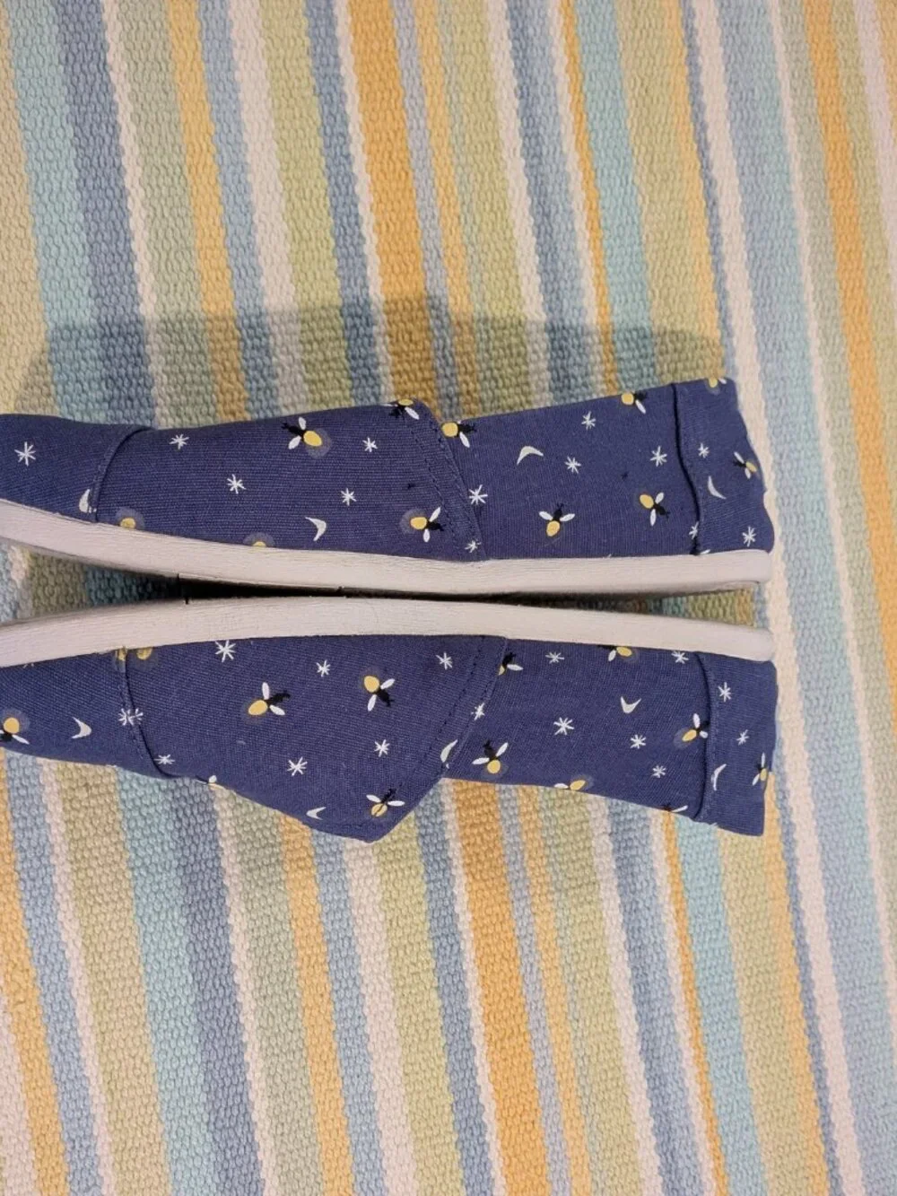 ⭐Toms Alpargata in rare glow in the dark firefly print size 6.5